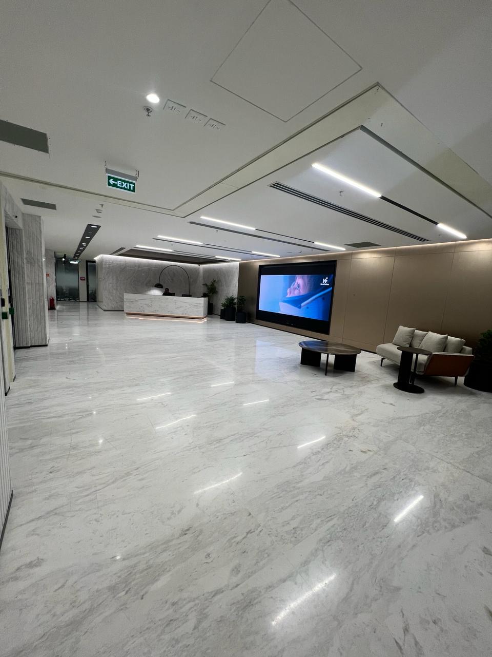 presentation-people-lobby-reception-gurgaon-project-3