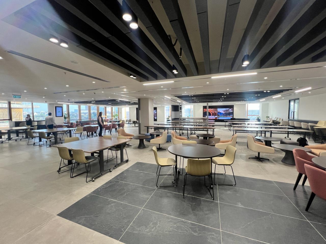 presentation-people-lobby-reception-gurgaon-project