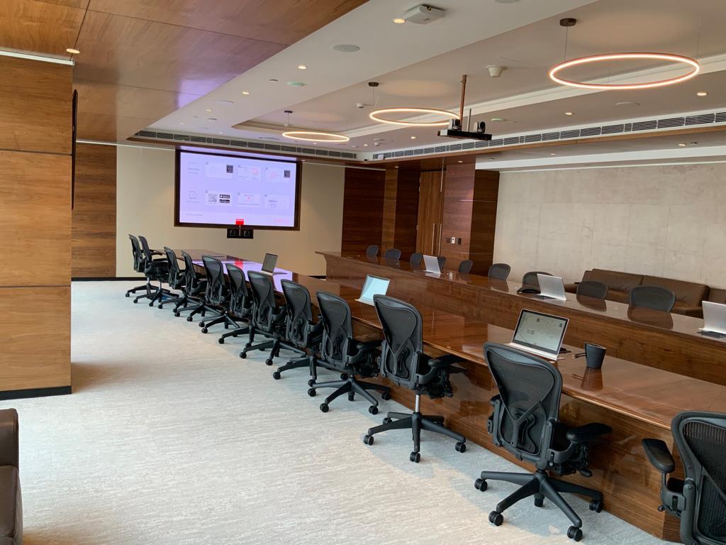 presentation-people-luxry-boardroom-gurgaon-project